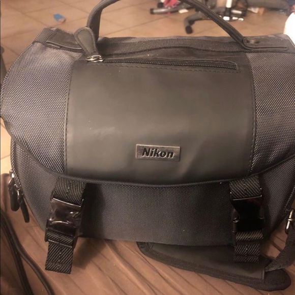 D7500 Nikon Camera - Picture 2 of 5